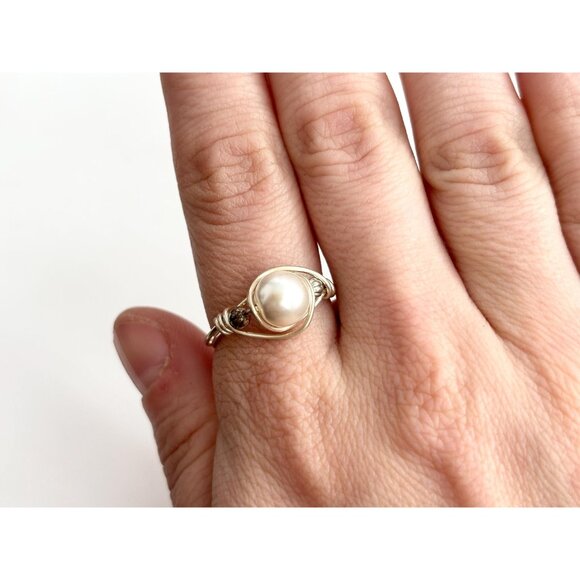 Modernist Genuine Pearl Semi-Bypass Shank Silver Toned Vintage Ring - sz 9 - Picture 10 of 13